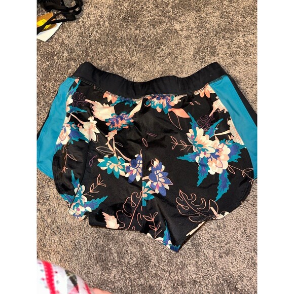 Roxy shorts - Picture 3 of 3